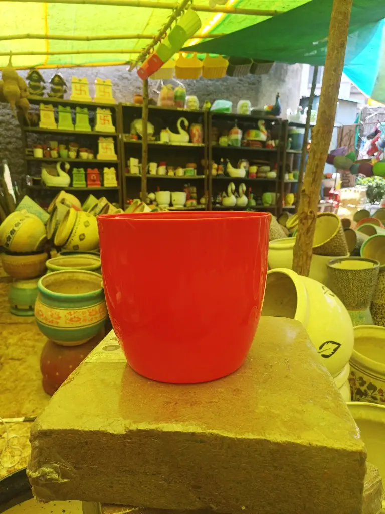 Round Plastic Planters